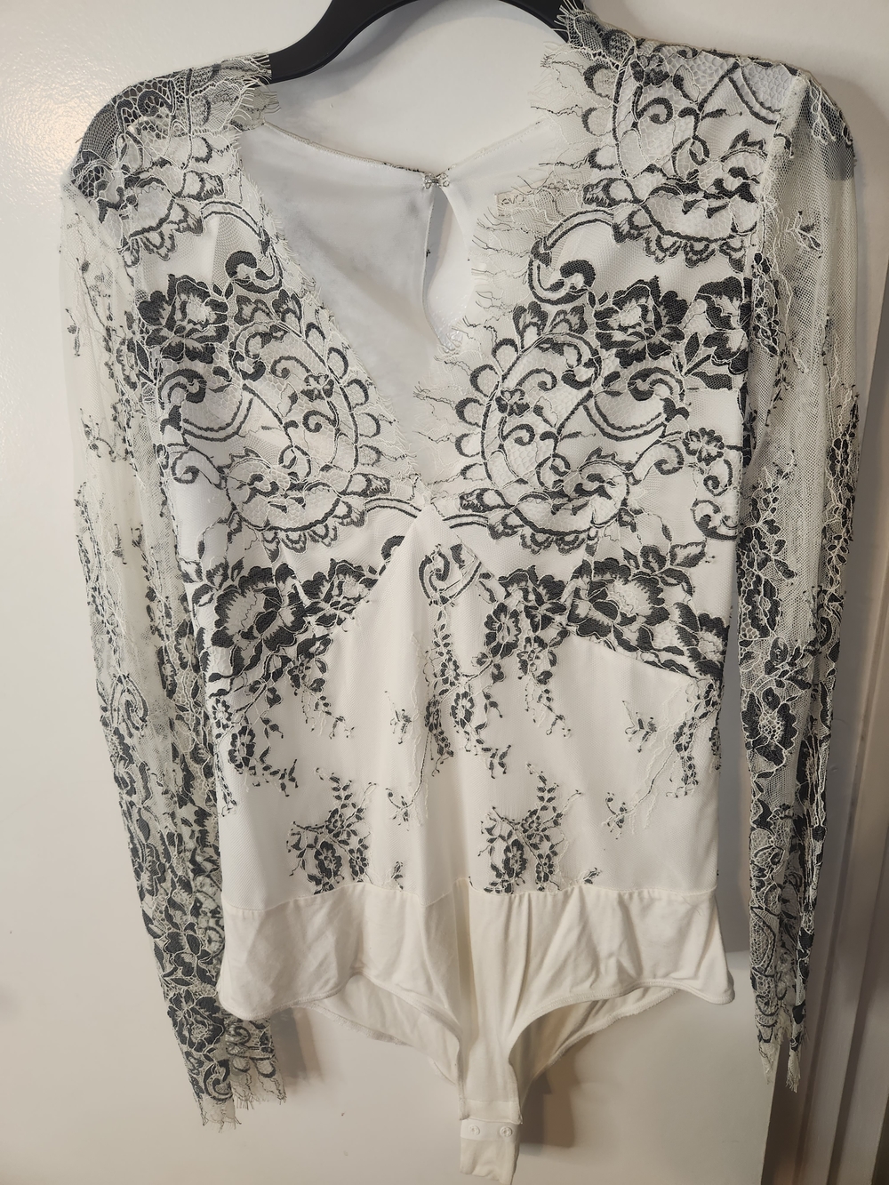 eva mendes for New York & Company White Bodysuit with Black Lace Overlay